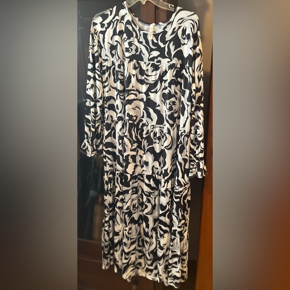Brand New Celeste Black & White Long Sleeve Dress